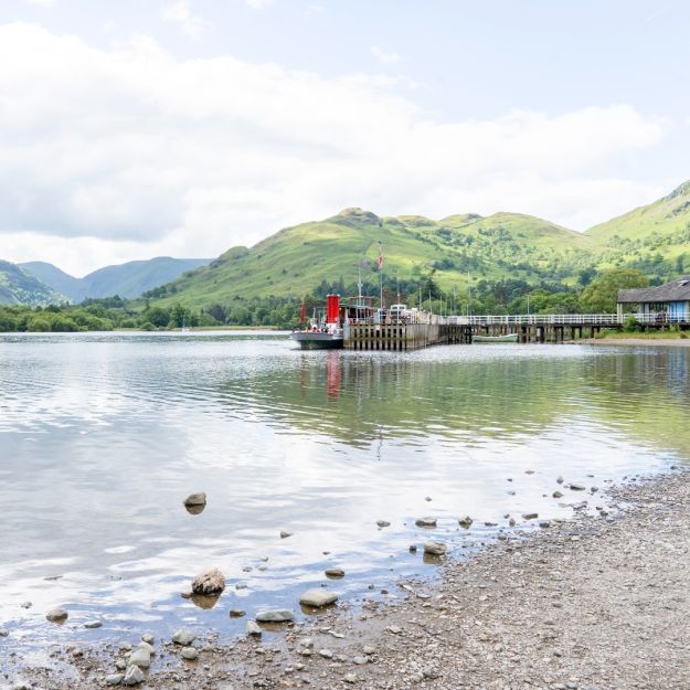 From summer days to crisp winter mornings... Ullswater's beauty never disappoints ❤️